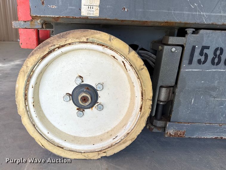 image for item DQ7746 Skyjack SJIII 4632 scissor lift