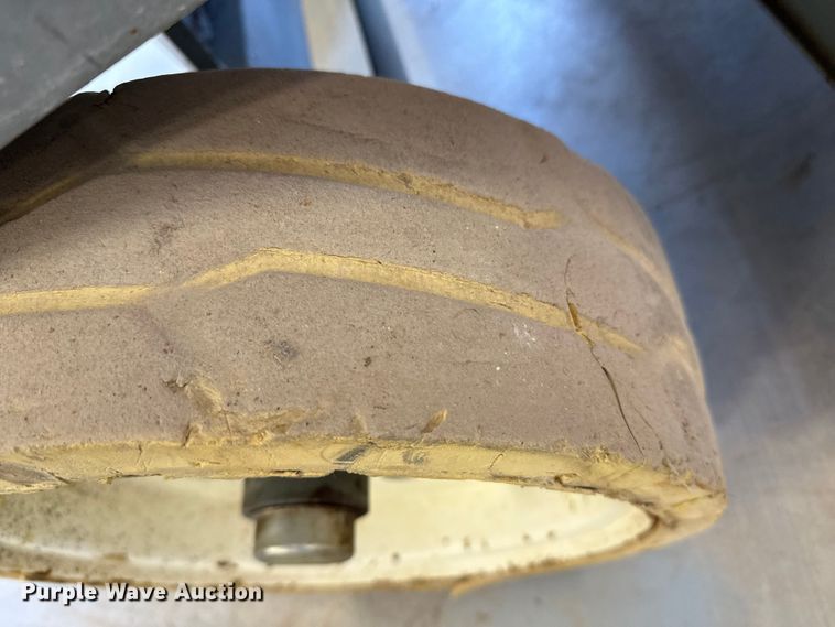 image for item DQ7746 Skyjack SJIII 4632 scissor lift