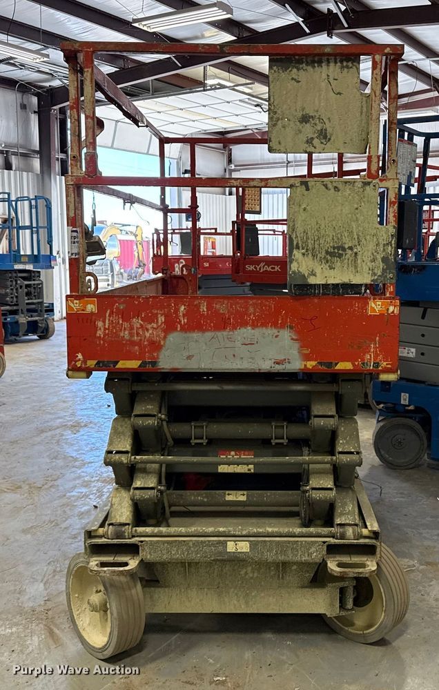 image for item DQ7748 Skyjack SJIII 4632 scissor lift