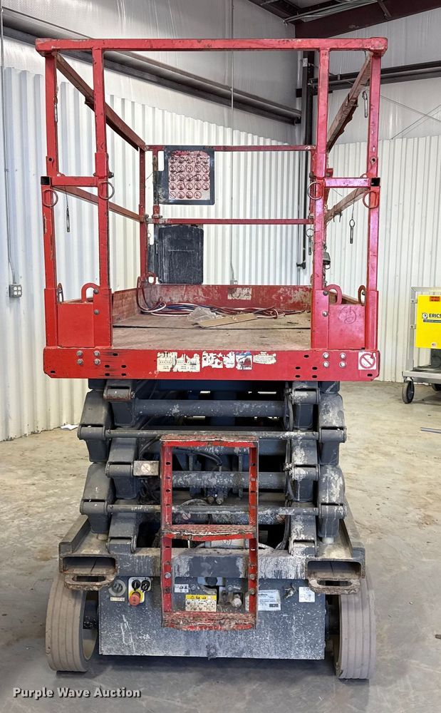 image for item DQ7748 Skyjack SJIII 4632 scissor lift