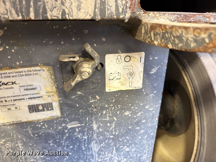 image for item DQ7748 Skyjack SJIII 4632 scissor lift