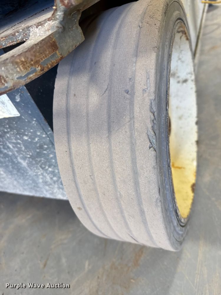 image for item DQ7748 Skyjack SJIII 4632 scissor lift