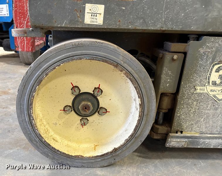 image for item DQ7748 Skyjack SJIII 4632 scissor lift