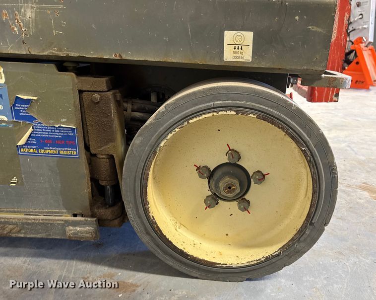 image for item DQ7748 Skyjack SJIII 4632 scissor lift