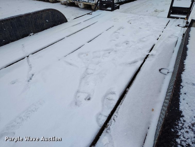 image for item DT0790 2002 SUP equipment trailer