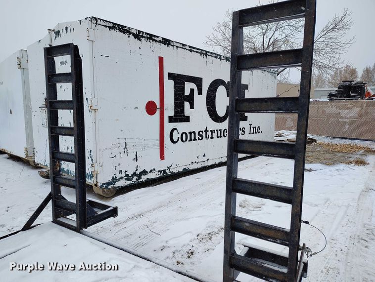 image for item DT0790 2002 SUP equipment trailer