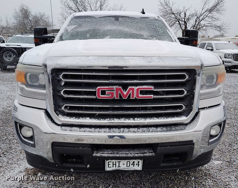 image for item DT0791 2016 GMC Sierra 2500HD pickup truck