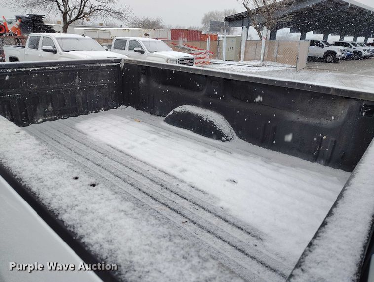 image for item DT0791 2016 GMC Sierra 2500HD pickup truck