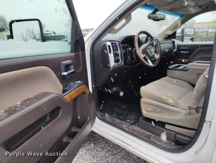 image for item DT0791 2016 GMC Sierra 2500HD pickup truck