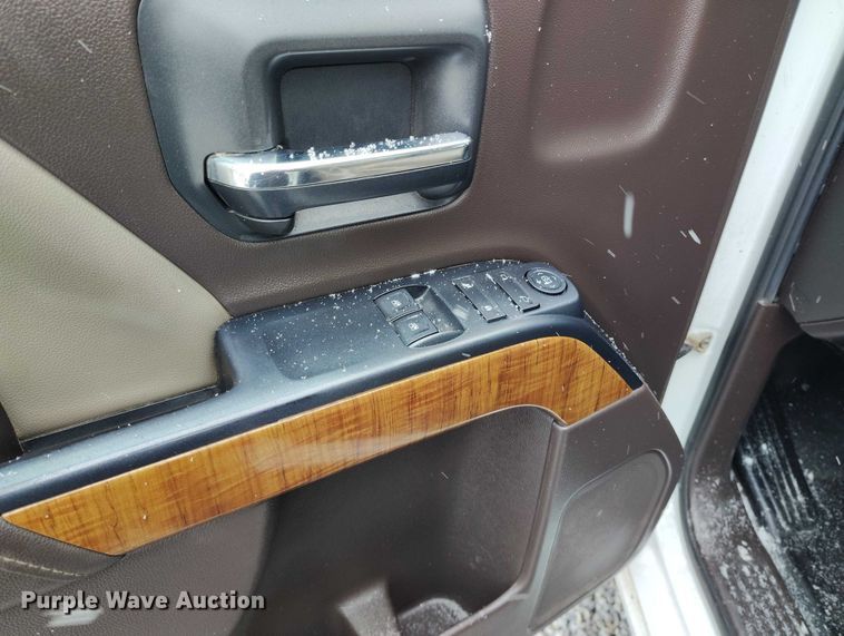 image for item DT0791 2016 GMC Sierra 2500HD pickup truck