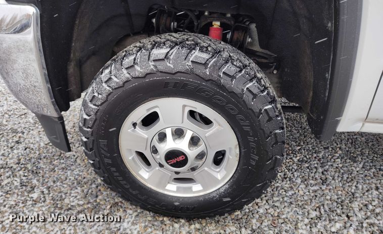 image for item DT0791 2016 GMC Sierra 2500HD pickup truck