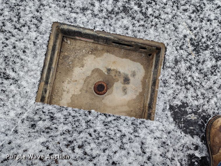 image for item DT0792 2022 GMC Sierra 3500HD Crew Cab flatbed pickup truck