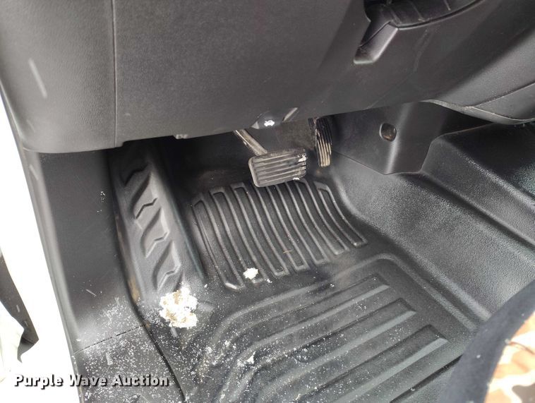 image for item DT0792 2022 GMC Sierra 3500HD Crew Cab flatbed pickup truck