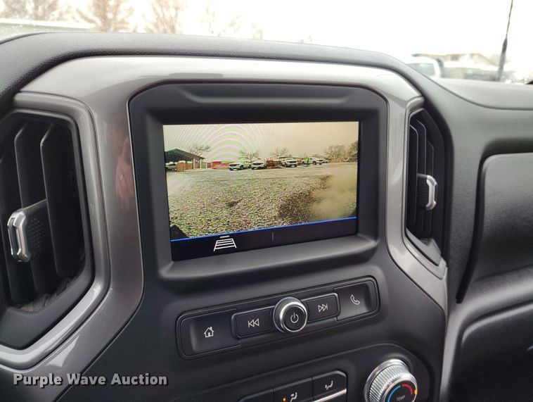 image for item DT0792 2022 GMC Sierra 3500HD Crew Cab flatbed pickup truck