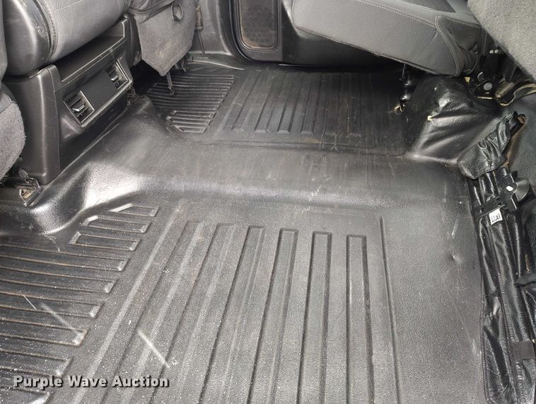 image for item DT0792 2022 GMC Sierra 3500HD Crew Cab flatbed pickup truck