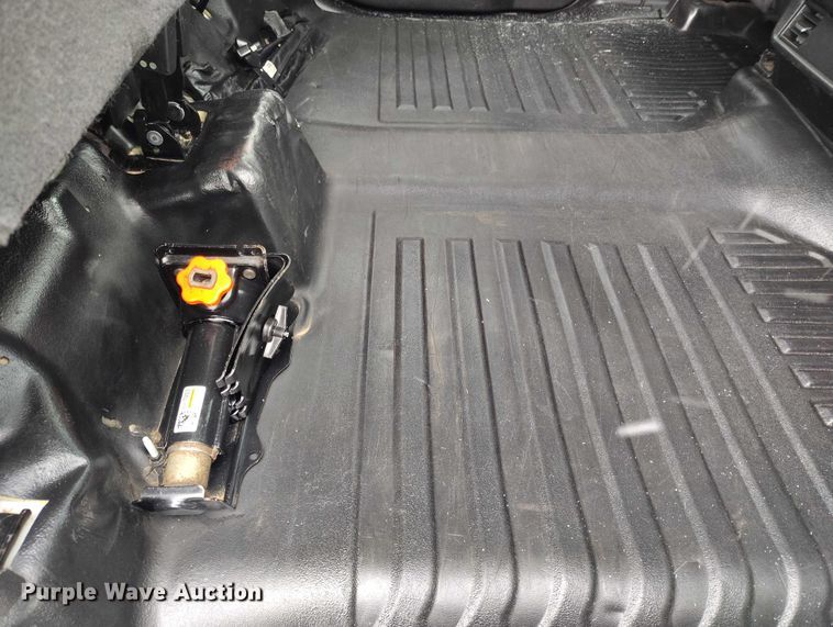 image for item DT0792 2022 GMC Sierra 3500HD Crew Cab flatbed pickup truck