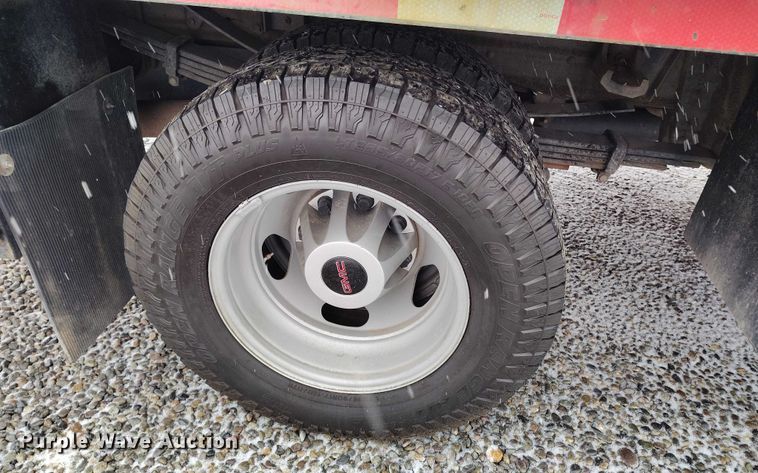 image for item DT0792 2022 GMC Sierra 3500HD Crew Cab flatbed pickup truck