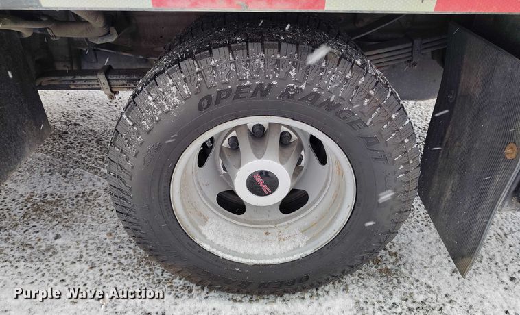 image for item DT0792 2022 GMC Sierra 3500HD Crew Cab flatbed pickup truck