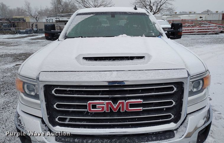 image for item DT0793 2018 GMC Sierra 2500HD Crew Cab pickup truck