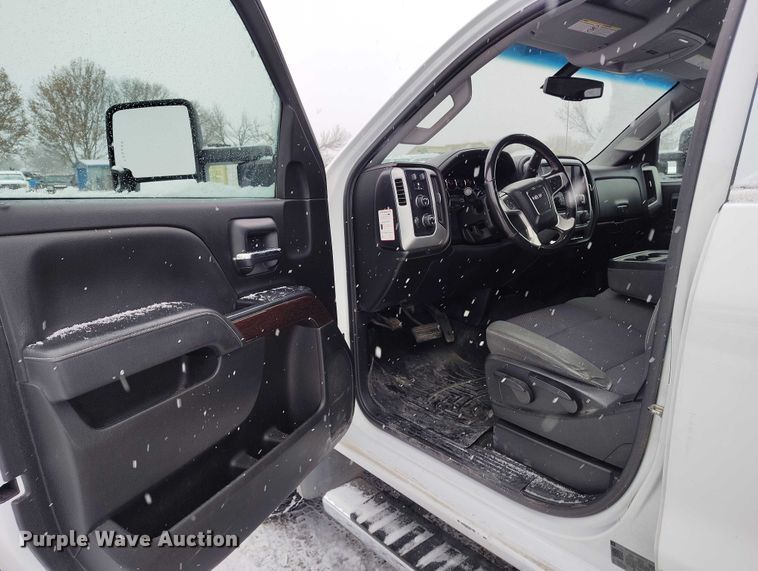 image for item DT0793 2018 GMC Sierra 2500HD Crew Cab pickup truck