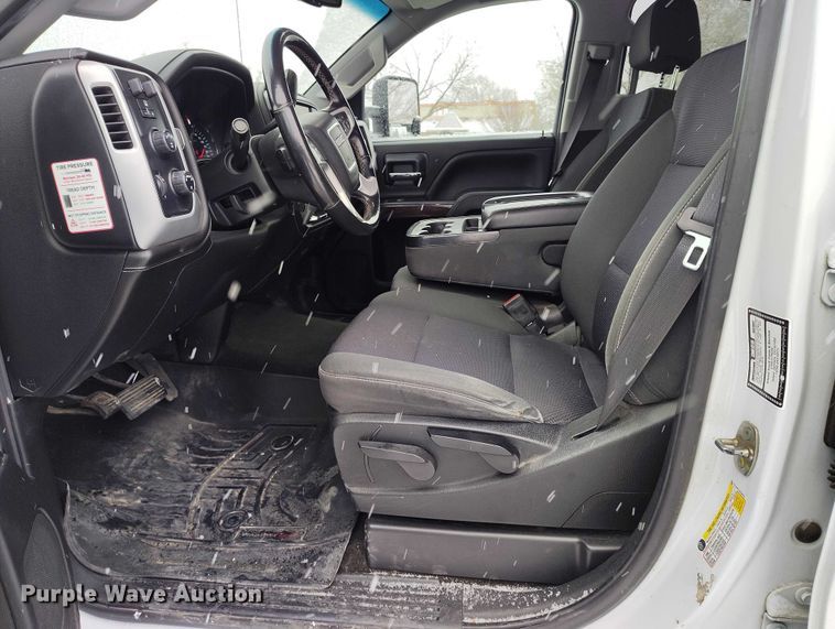 image for item DT0793 2018 GMC Sierra 2500HD Crew Cab pickup truck