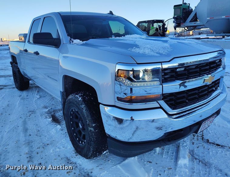 image for item DT0794 2016 Chevrolet Silverado 1500 Crew Cab pickup truck