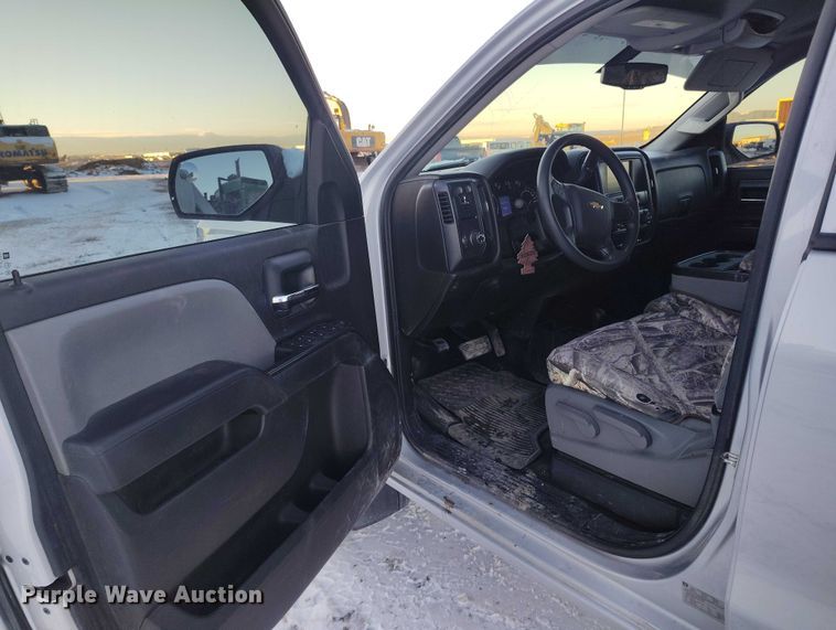 image for item DT0794 2016 Chevrolet Silverado 1500 Crew Cab pickup truck