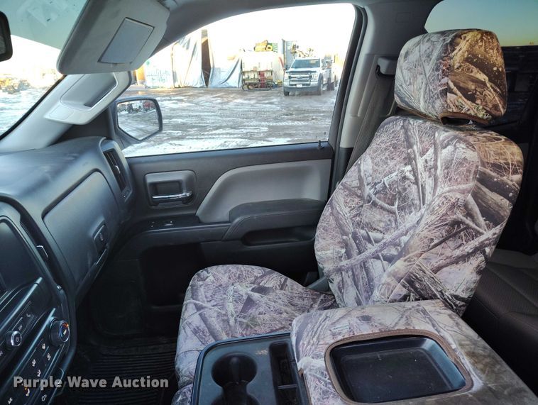 image for item DT0794 2016 Chevrolet Silverado 1500 Crew Cab pickup truck