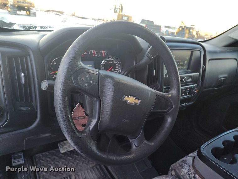 image for item DT0794 2016 Chevrolet Silverado 1500 Crew Cab pickup truck