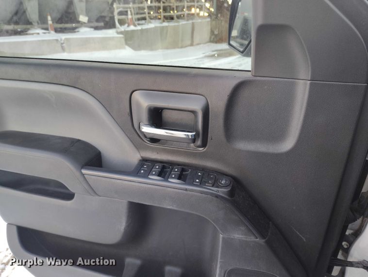 image for item DT0794 2016 Chevrolet Silverado 1500 Crew Cab pickup truck