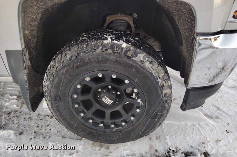 image for item DT0794 2016 Chevrolet Silverado 1500 Crew Cab pickup truck