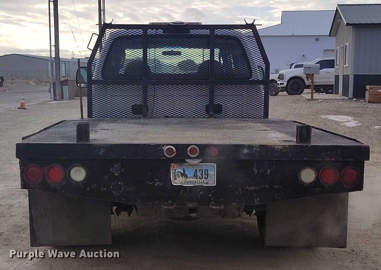 image for item DT0800 2006 Ford F450 Super Duty Crew Cab flatbed truck