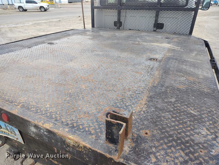 image for item DT0800 2006 Ford F450 Super Duty Crew Cab flatbed truck