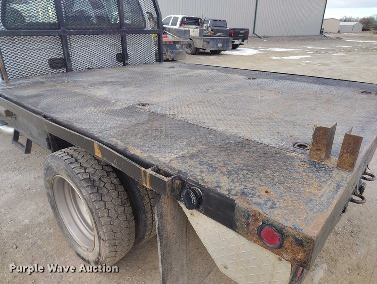 image for item DT0800 2006 Ford F450 Super Duty Crew Cab flatbed truck