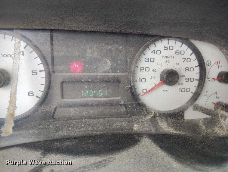 image for item DT0800 2006 Ford F450 Super Duty Crew Cab flatbed truck