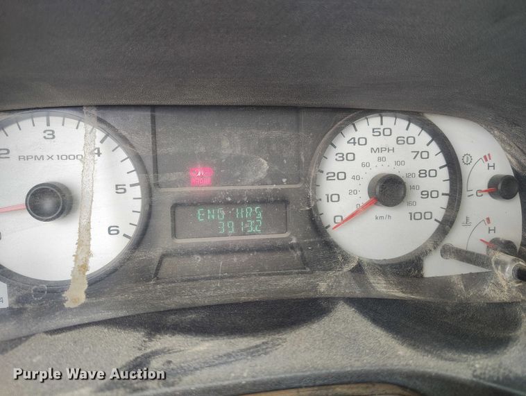 image for item DT0800 2006 Ford F450 Super Duty Crew Cab flatbed truck