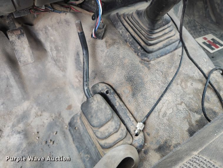 image for item DT0800 2006 Ford F450 Super Duty Crew Cab flatbed truck