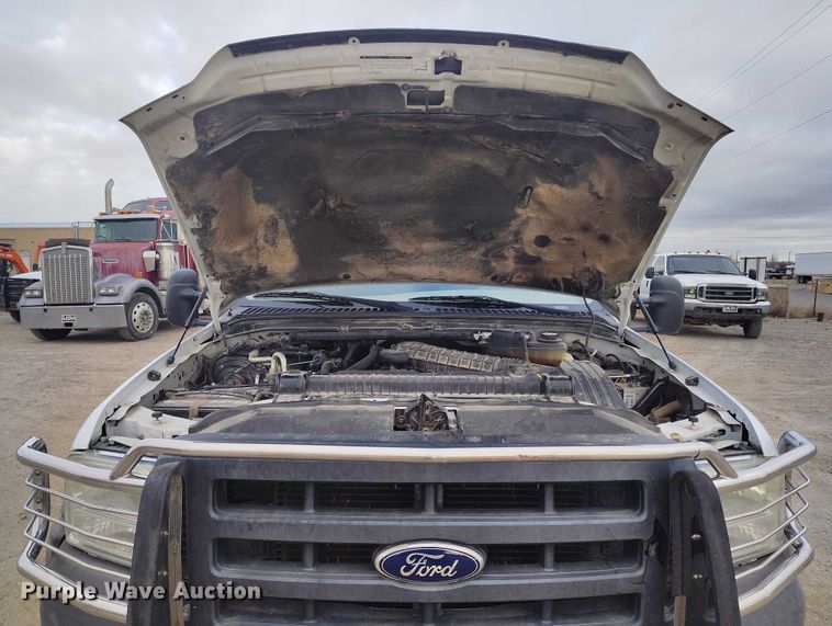 image for item DT0800 2006 Ford F450 Super Duty Crew Cab flatbed truck