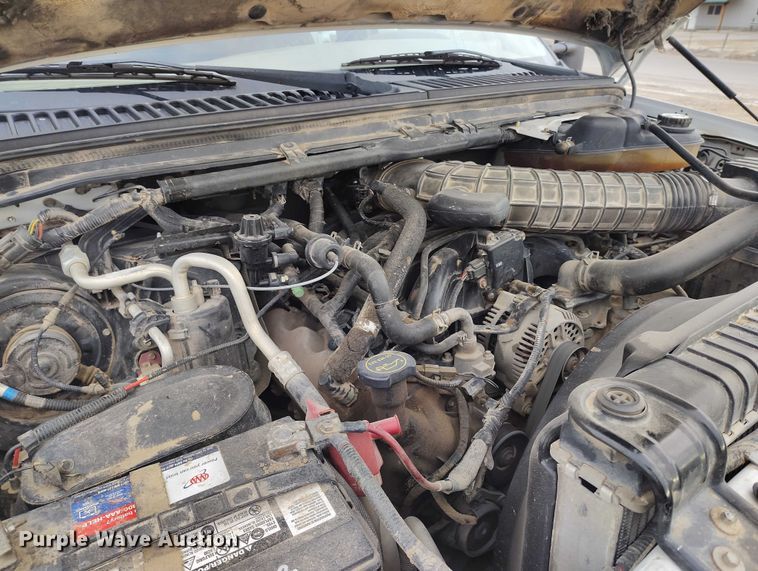 image for item DT0800 2006 Ford F450 Super Duty Crew Cab flatbed truck