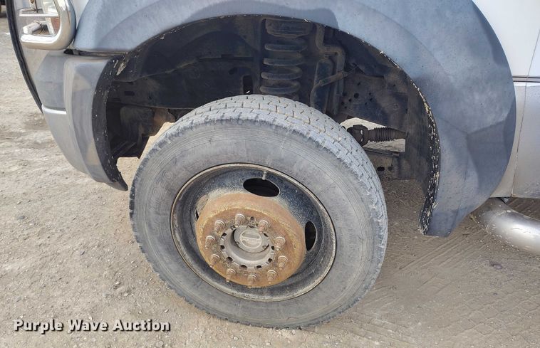 image for item DT0800 2006 Ford F450 Super Duty Crew Cab flatbed truck