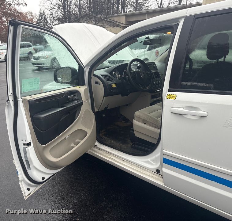 image for item DT2751 2016 Dodge Grand Caravan handicap accessible van