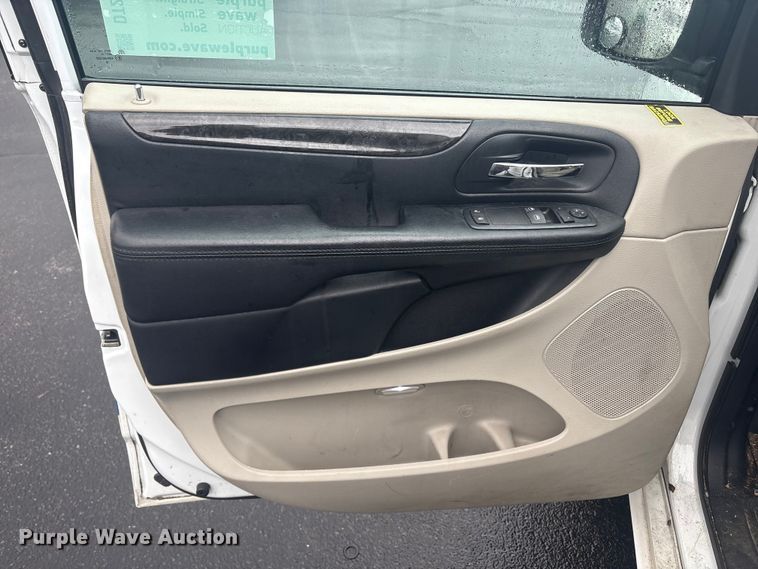 image for item DT2751 2016 Dodge Grand Caravan handicap accessible van