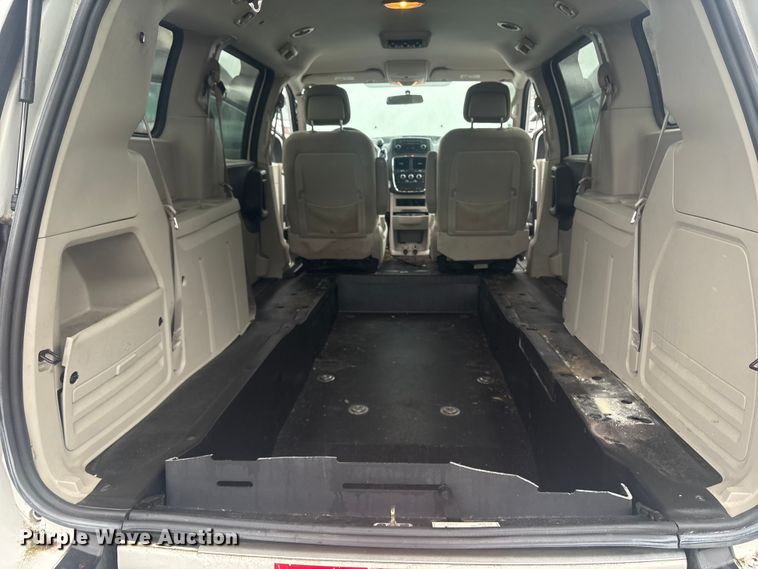 image for item DT2751 2016 Dodge Grand Caravan handicap accessible van