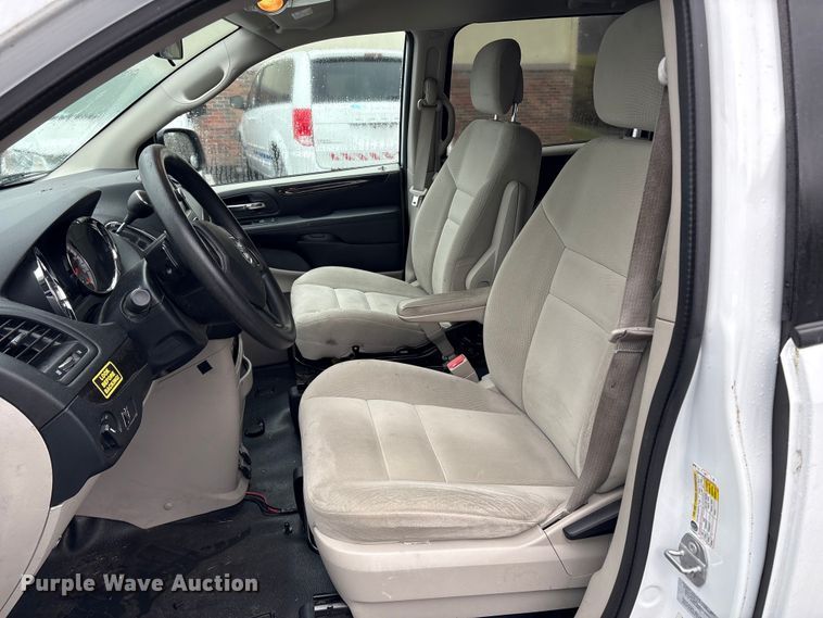 image for item DT2752 2016 Dodge Grand Caravan handicap accessible van