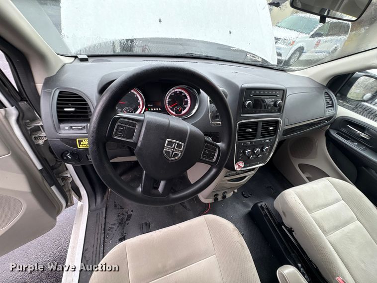 image for item DT2752 2016 Dodge Grand Caravan handicap accessible van