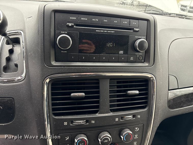 image for item DT2752 2016 Dodge Grand Caravan handicap accessible van