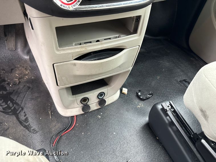 image for item DT2752 2016 Dodge Grand Caravan handicap accessible van