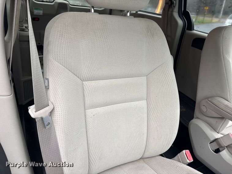 image for item DT2752 2016 Dodge Grand Caravan handicap accessible van