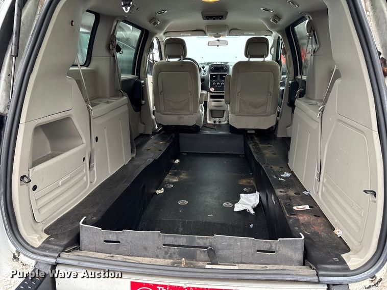 image for item DT2752 2016 Dodge Grand Caravan handicap accessible van