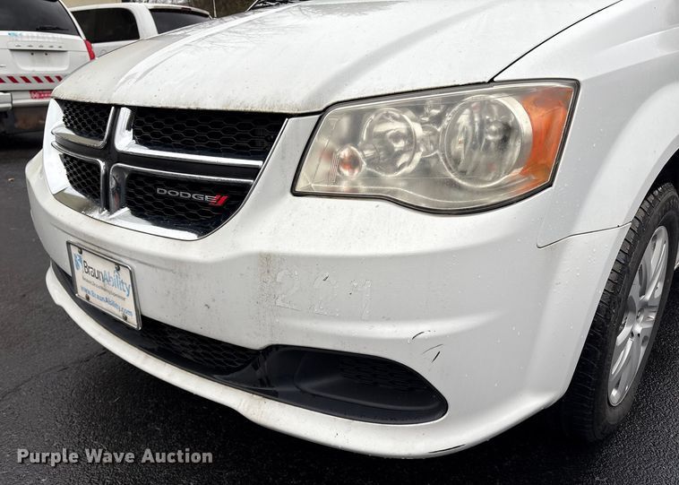 image for item DT2753 2014 Dodge Grand Caravan handicap accessible van